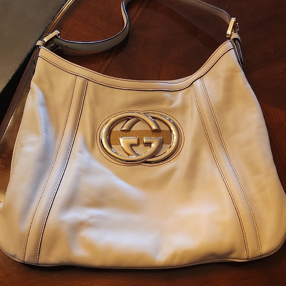 AUTHENTIC Gucci Beige Leather Shoulder Bag with Gold Logo